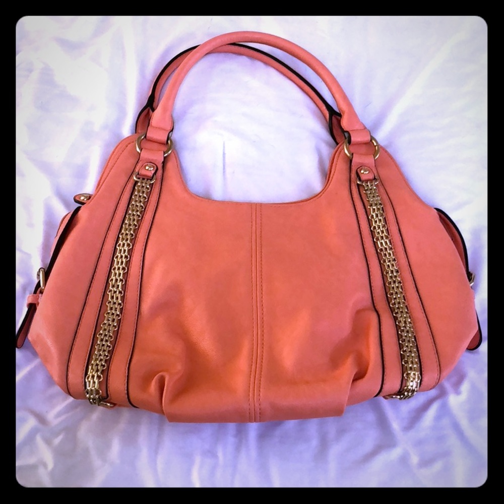 Coral chain purse!